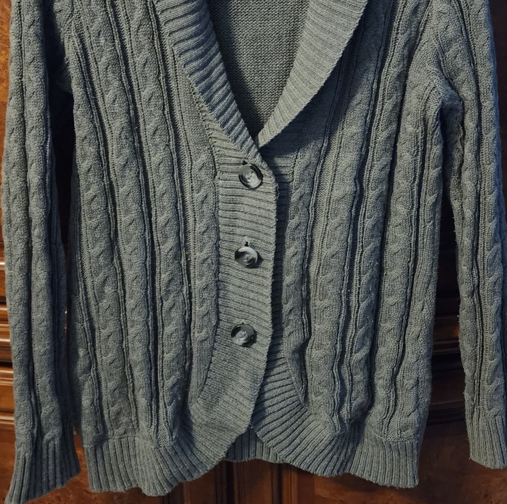 Sweater/Cardigan
